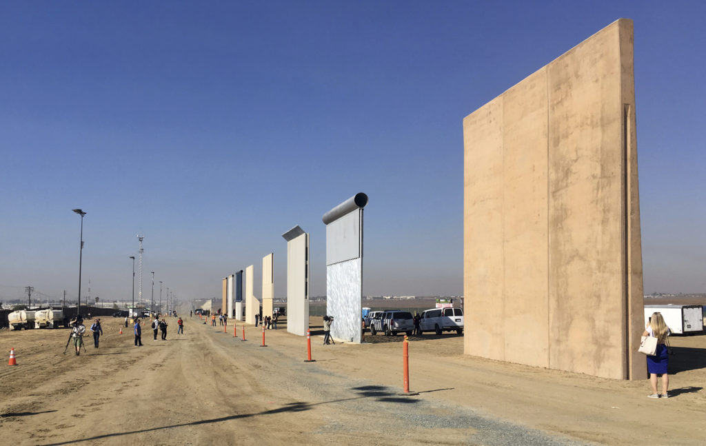 Ο Τραμπ επιμένει: Το τείχος θα γίνει και θα το πληρώσει το Μεξικό