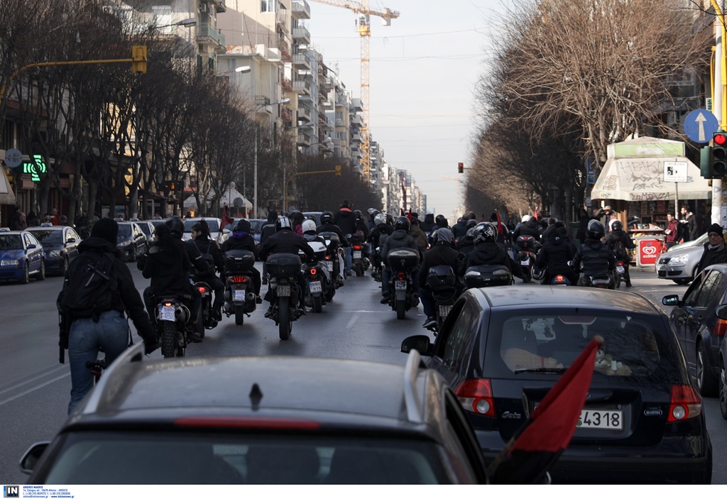 Θεσσαλονίκη: Μοτο- πορεία αντιεξουσιαστών ενάντια στο συλλαλητήριο