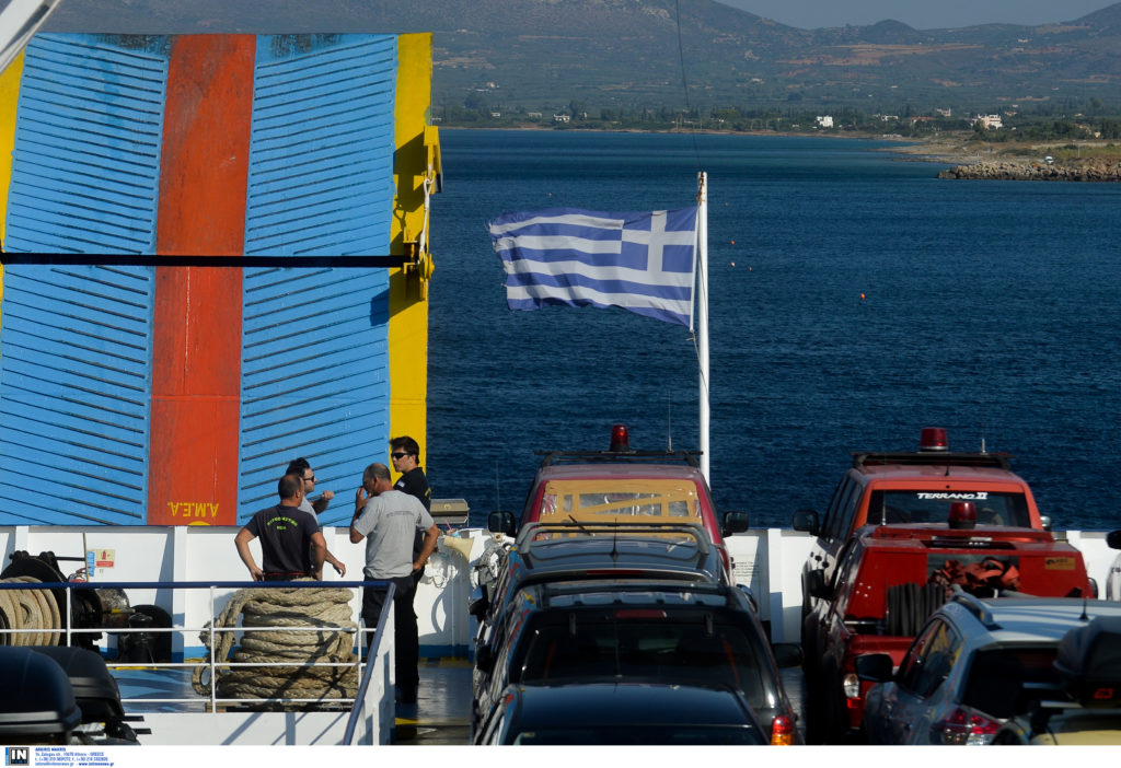 Χωρίς πλοίο τα Αντικύθηρα – Μετέφεραν τρόφιμα με ελικόπτερο του Λιμενικού!