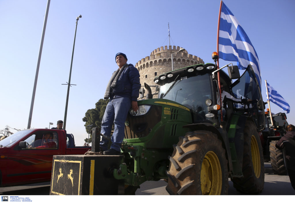 Στη Θεσσαλονίκη με τρακτέρ οι αγρότες – Διαμαρτυρία στην Agrotica (Photos)