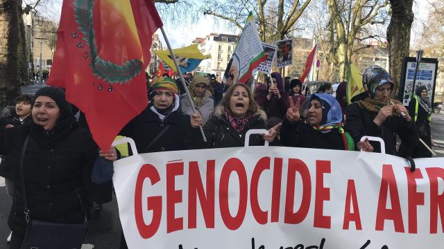 Χιλιάδες Κούρδοι σε Γαλλία και Γερμανία κατά εισβολής Τουρκίας στο Αφρίν (Videos)