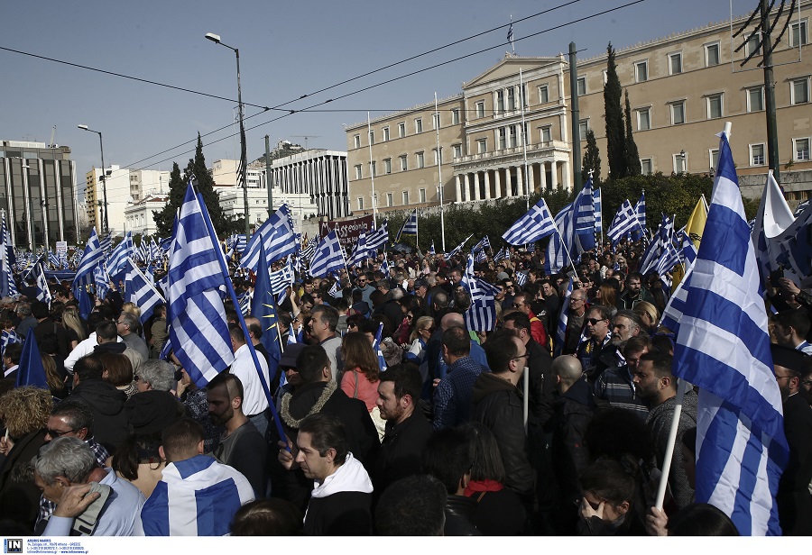 Καταγγελία για προβοκάτσια με μπράβους στο συλλαλητήριο για το μακεδονικό