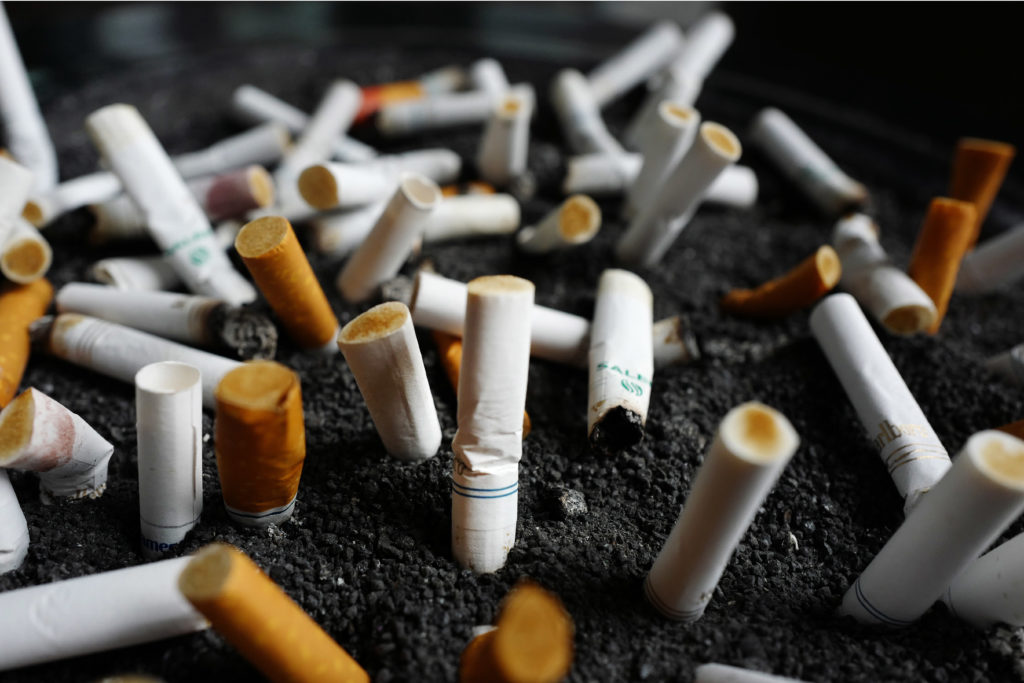 Γαλλία: Μήνυση εναντίον καπνοβιομηχανιών  για την ποσότητα πίσσας και νικοτίνης