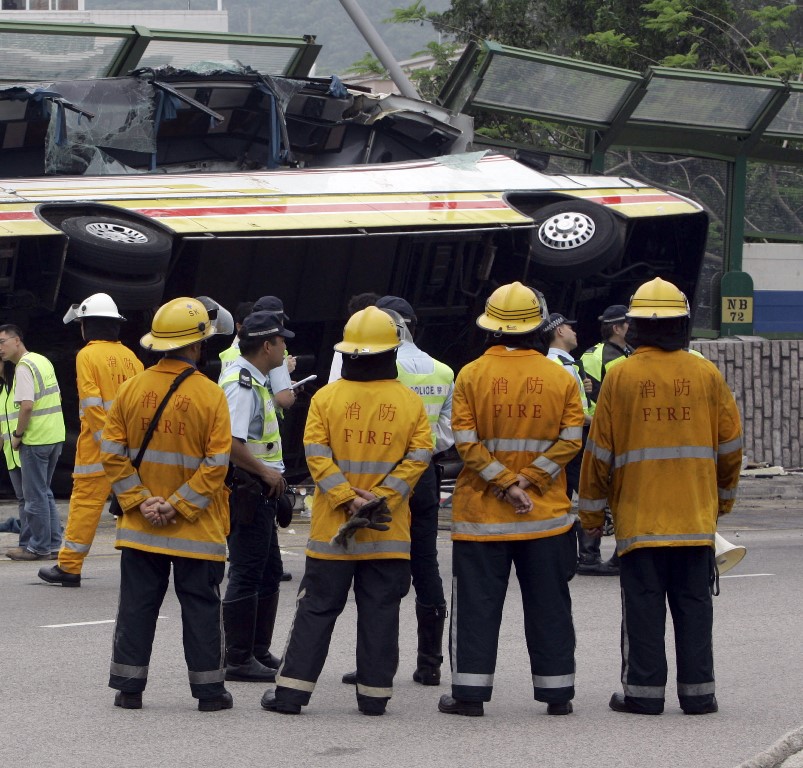 Ανατροπή λεωφορείου στο Χονγκ Κονγκ: 19 νεκροί, 40 τραυματίες