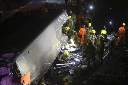 Ανατροπή διώροφου λεωφορείου με 19 νεκρούς και 60 τραυματίες στο Χονγκ Κονγκ (Videos)
