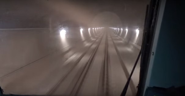 Πέρασε το πρώτο τρένο του ΟΣΕ στη μεγαλύτερη σήραγγα των Βαλκανίων (Video)