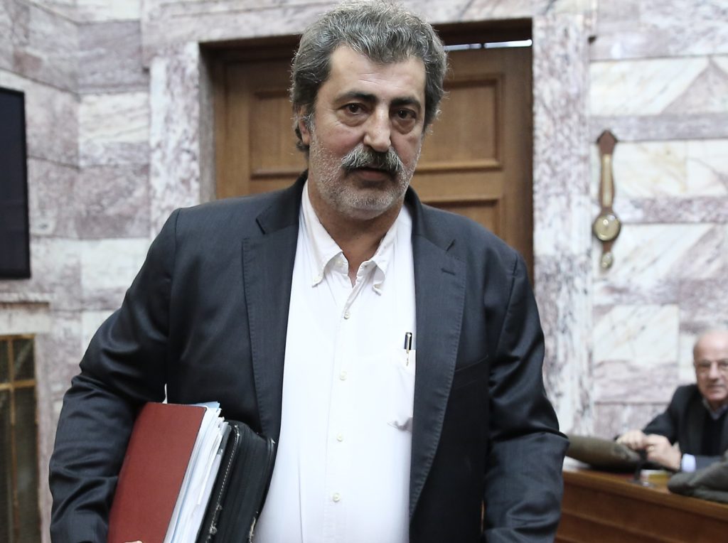 Πολάκης: Κανένας «άριστος» δεν διαμαρτυρήθηκε για το σκοταδισμό ορισμένων ιερωμένων