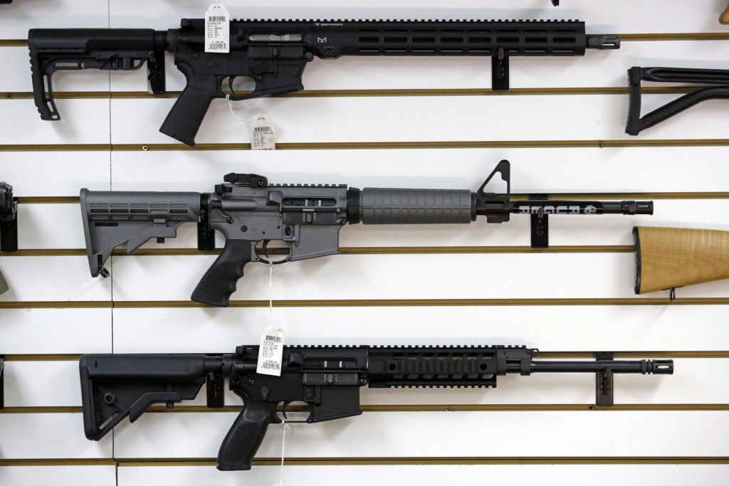 ΗΠΑ: Ημιαυτόματο τουφέκι AR-15 – Φθηνό, φονικό και νόμιμο!