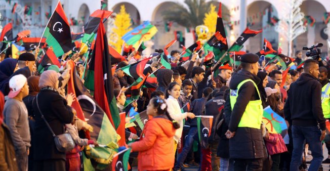 Χιλιάδες Λίβυοι γιόρτασαν την έβδομη επέτειο από την πτώση του Καντάφι