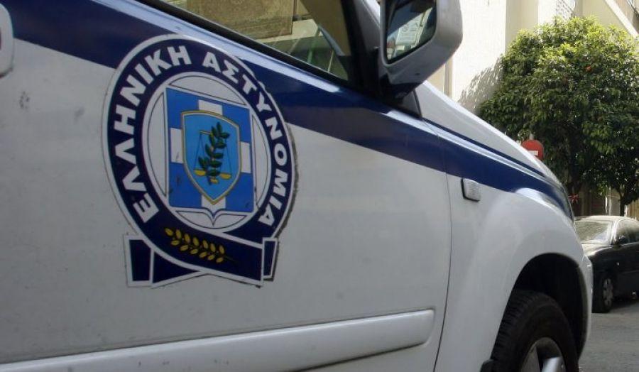 Επίθεση αγνώστων στα γραφεία του ΣΥΡΙΖΑ στην Καισαριανή – Καταδικάζει το κόμμα