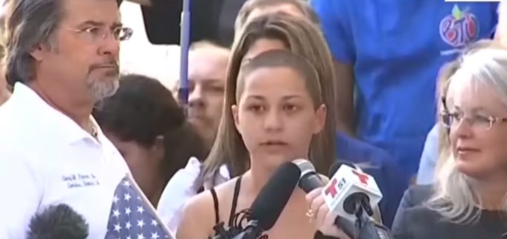 Εμα Γκονζάλες: Η έφηβη που ύψωσε το ανάστημα της στον Τραμπ: “Ντροπή σας!” (video)