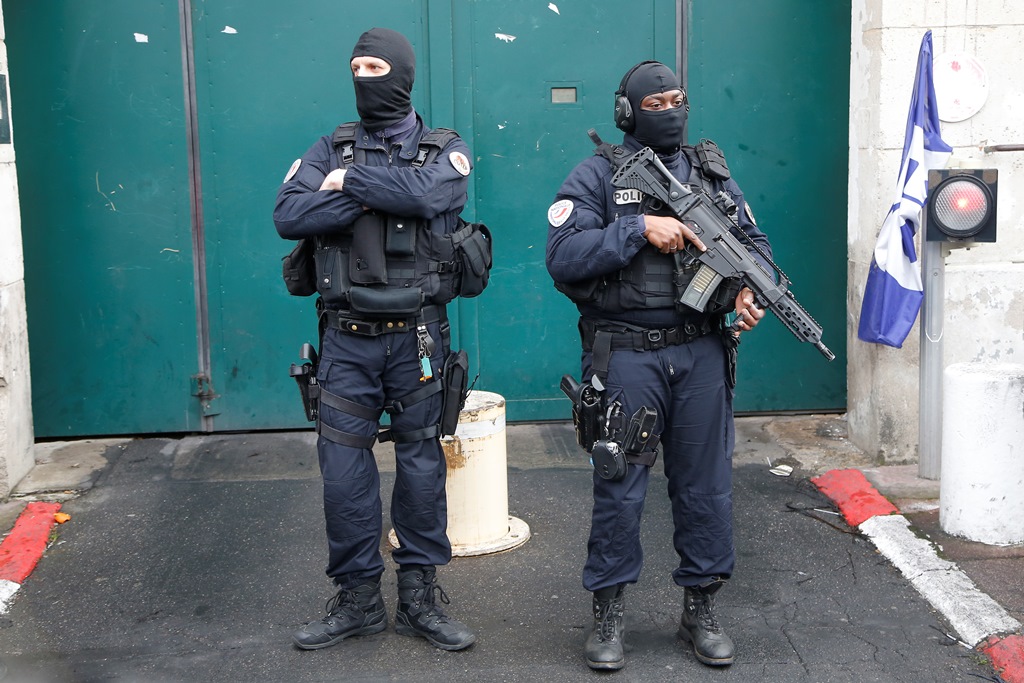 Γαλλία: Η Αστυνομία απέτρεψε «δύο μεγάλες τρομοκρατικές επιθέσεις»
