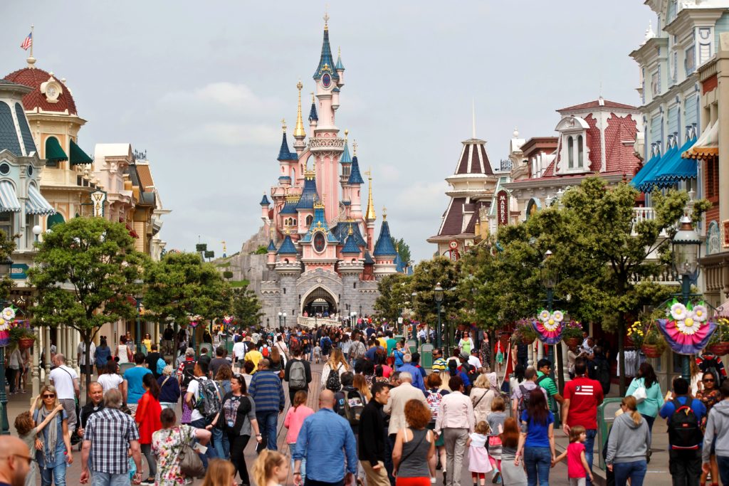 Η Walt Disney «ρίχνει» 2 δισεκ. ευρώ στη Disneyland Paris