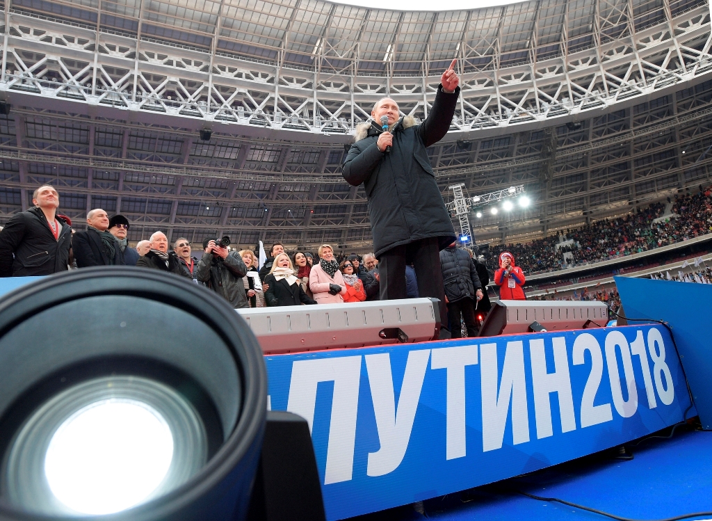 Ο Πούτιν υπόσχεται “λαμπρές νίκες” στους Ρώσους, σε προεκλογική συγκέντρωση