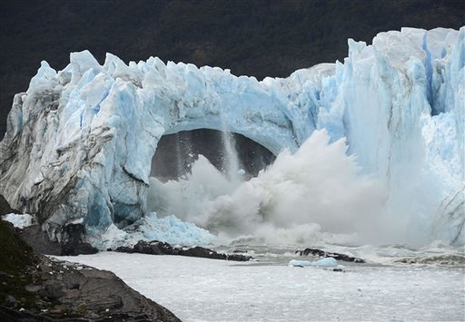 Περίτο Μορένο: Ένας τεράστιος παγετώνας στα πρόθυρα… κατάρρευσης (Video)