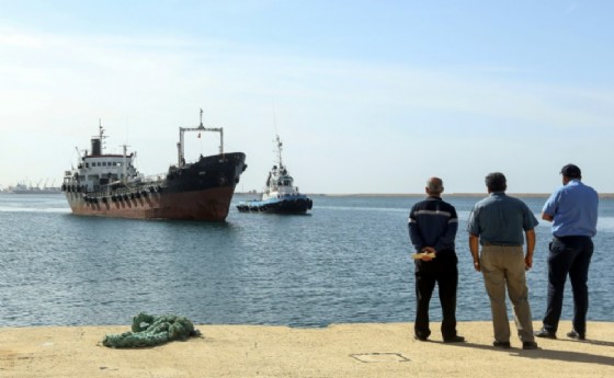 Συνελήφθησαν οκτώ Έλληνες ναυτικοί με την υποψία ότι έκαναν λαθρεμπόριο καυσίμων