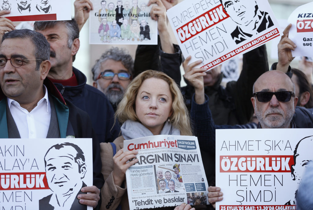 Τουρκία: Βαριές ποινές ζήτησε ο εισαγγελέας για τους δημοσιογράφους της Cumhuriyet