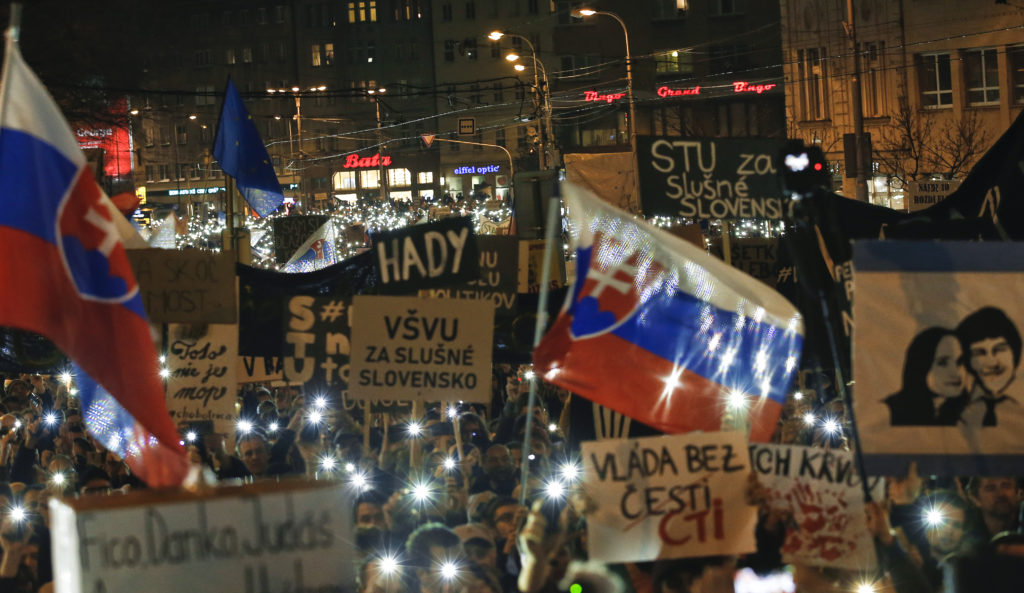 Σλοβακία: Η παραίτηση Φίτσο δεν σταμάτησε τις διαδηλώσεις