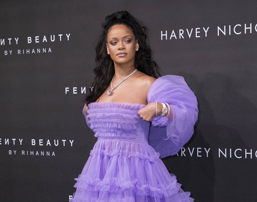 H Rihanna αποστόμωσε τo Snapchat για την προκλητική «διακωμώδηση» του ξυλοδαρμού της (Photo)