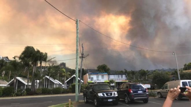 Αυστραλία: Πάνω από 70 σπίτια καταστράφηκαν από πυρκαγιά την πόλη Τέθρα (Photos)