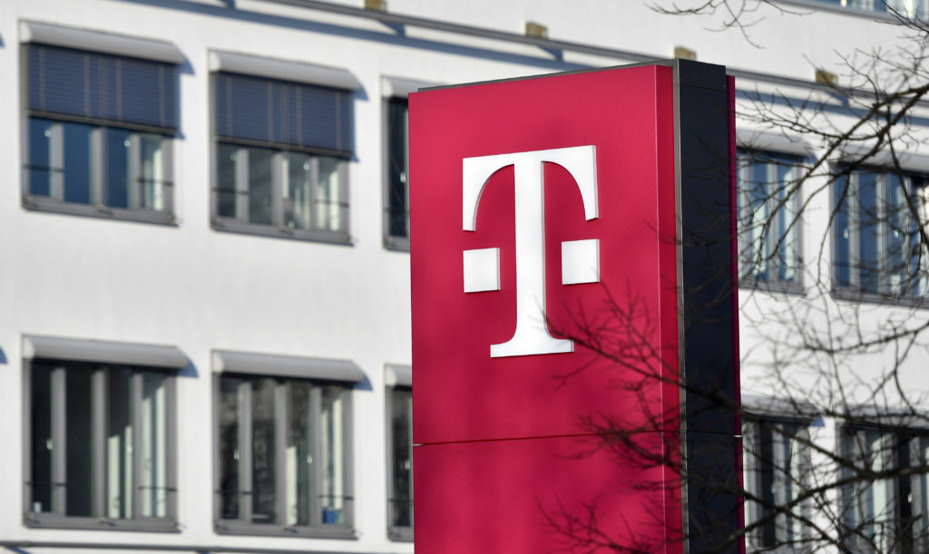Στη Deutsche Telekom περνά και το 5% του ΟΤΕ