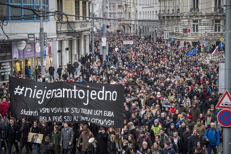 Συνεχίζεται η κρίση στη Σλοβακία – «Συμβόλαιο θανάτου» η δολοφονία Κούτσιακ