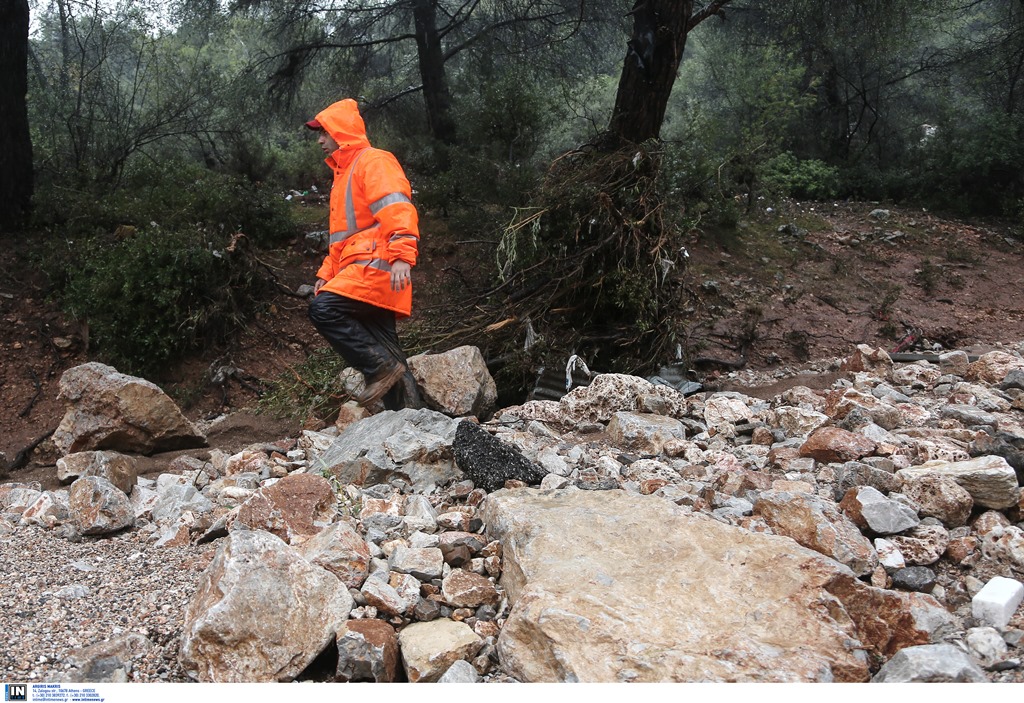 Αράχωβα: Νεκρός από γκρεμό εκατό μέτρων ανασύρθηκε ένας 30χρονος