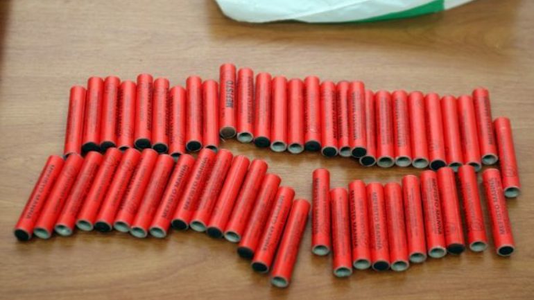 Κρήτη: Πρόλαβαν και κατέσχεσαν χιλιάδες κροτίδες αλλά όπλα κρότου-λάμψης πριν κυκλοφορήσουν στην αγορά