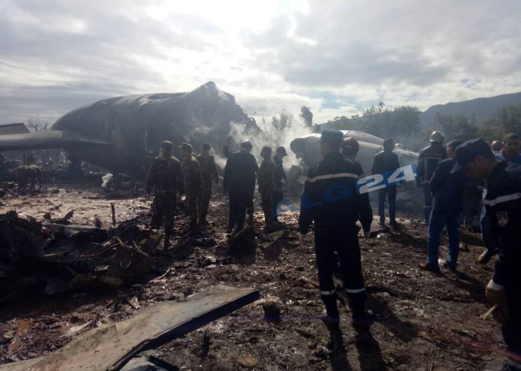 Φρίκη από το αεροπορικό δυστύχημα στην Αλγερία – Τουλάχιστον 257 οι νεκροί