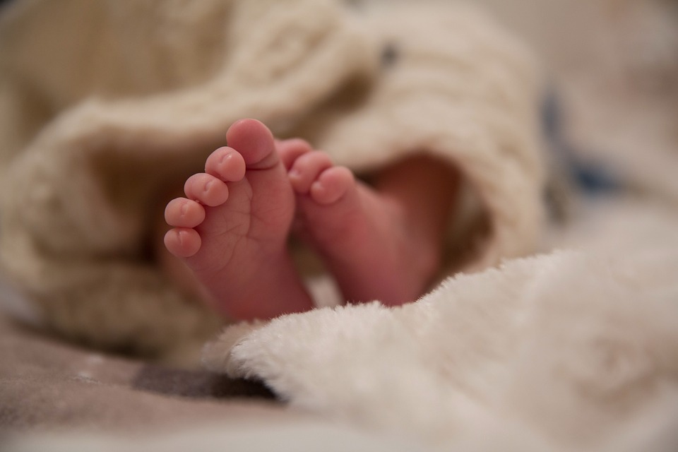 Κίνα: Μωρό γεννήθηκε 4 χρόνια μετά τον θάνατο των γονέων του σε τροχαίο