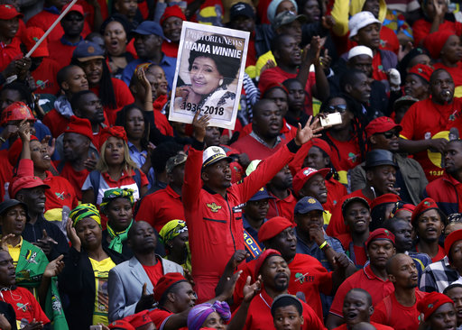 Χιλιάδες Νοτιοαφρικανοί στην κηδεία της Γουίνι Μαντέλα