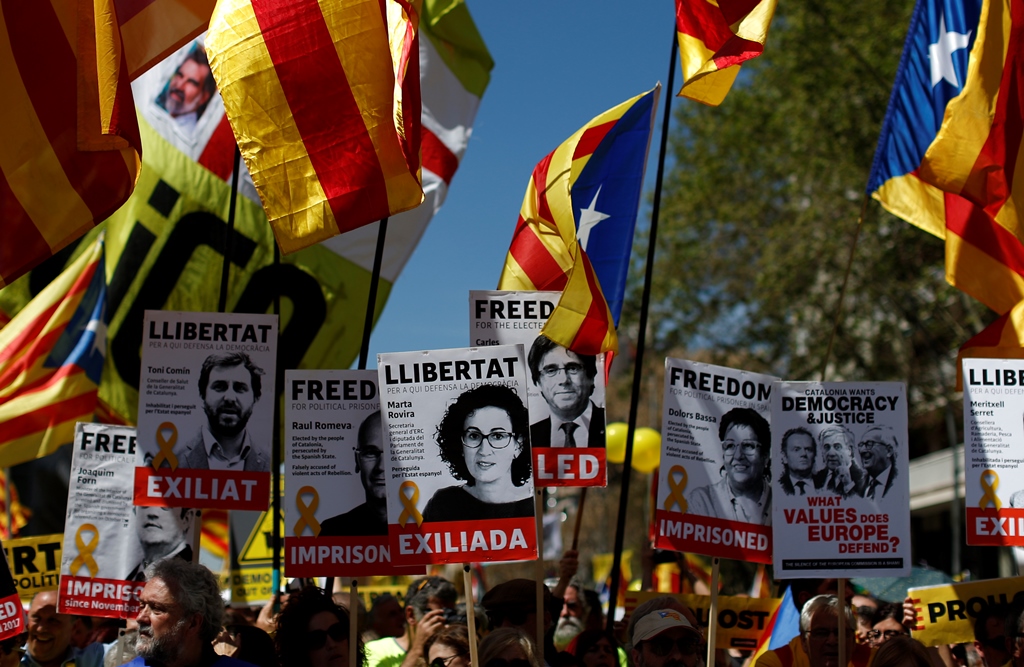 Βαρκελώνη: Συλλαλητήριο για την αποφυλάκιση των Καταλανών ηγετών