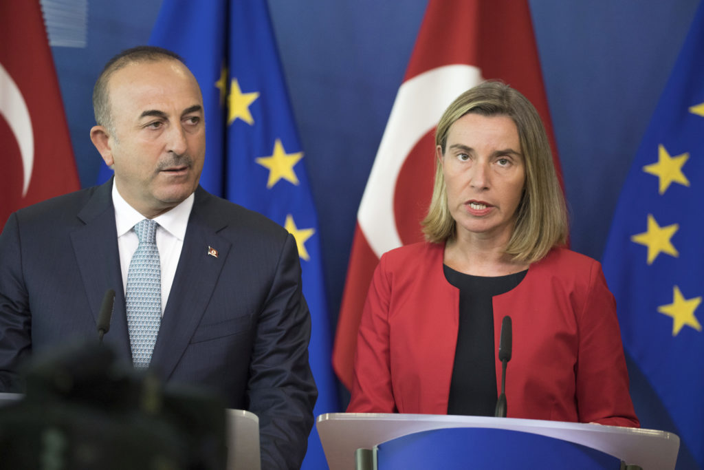 Η ΕΕ δεν σκοπεύει να ανοίξει νέα κεφάλαια στις ενταξιακές συνομιλίες της Τουρκίας