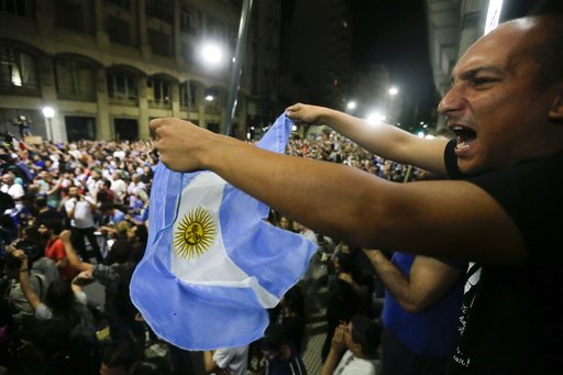 Αργεντινή: Βγήκαν στους δρόμους κατά των αυξήσεων σε ρεύμα και φυσικό άεριο
