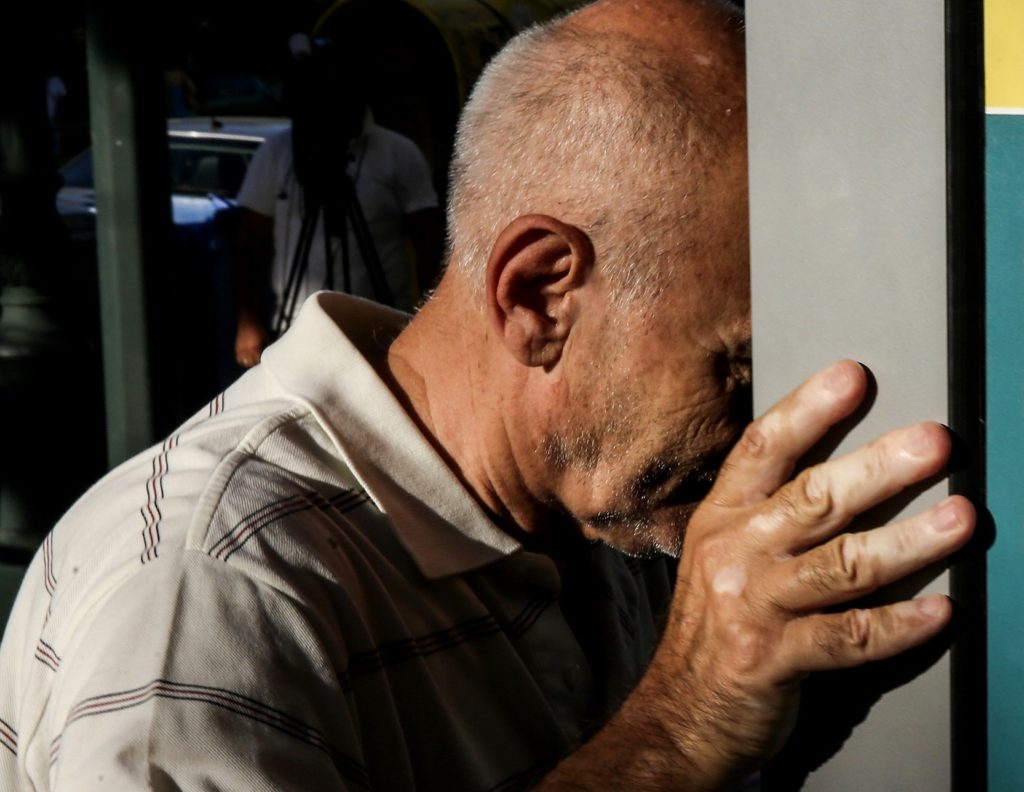 Εξαρθρώθηκε σπείρα που εξαπατούσε ηλικιωμένους σε ΑΤΜ