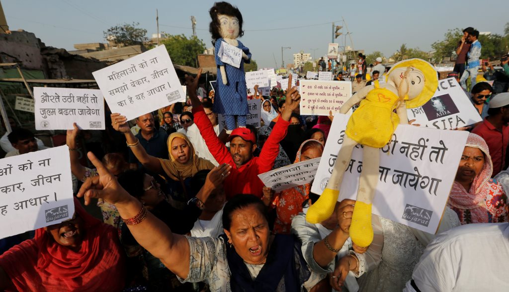 Νέα φρίκη στην Ινδία: Δύο άνδρες βίασαν και έκαψαν ζωντανή μια έφηβη