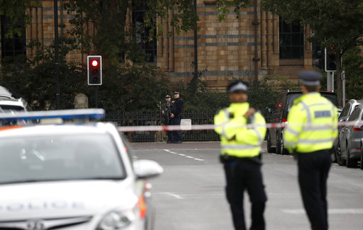 Δύο αγόρια, ηλικίας 12 και 15 ετών, τραυματίστηκαν από σφαίρες στο Λονδίνο
