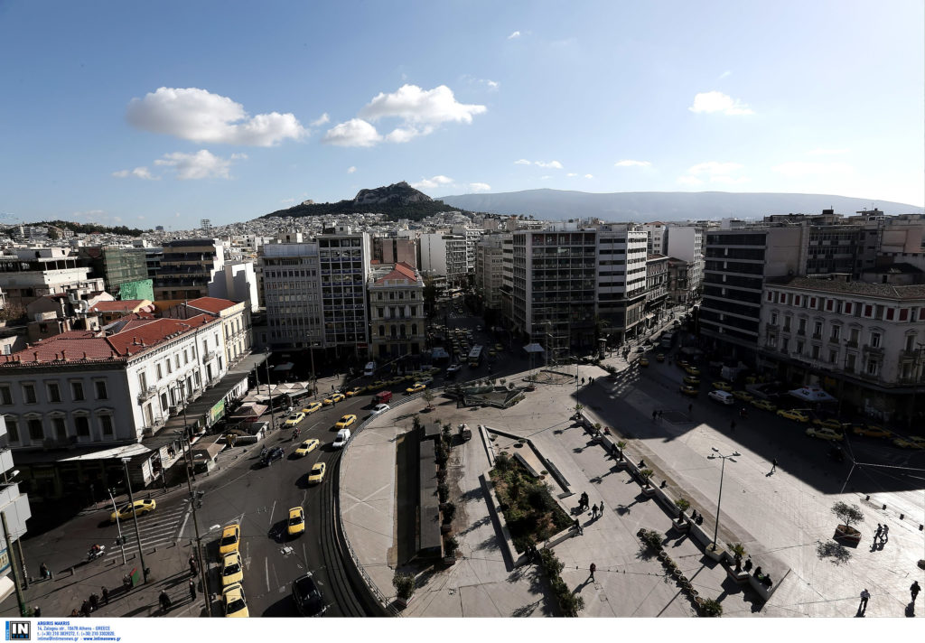 Bild: Έξαρση στην εμπορία γερμανικών διαβατηρίων στο κέντρο της Αθήνας