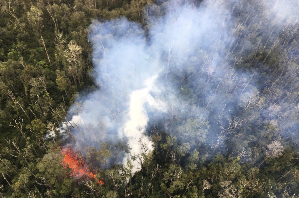 Χαβάη: Το ηφαίστειο Κιλαουέα απειλεί με νέες ρωγμές (Video + Photos)