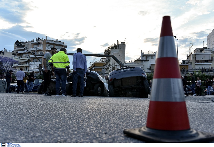 Βούλιαξε υπαίθριο πάρκινγκ στην Καλλιθέα! (Photos)