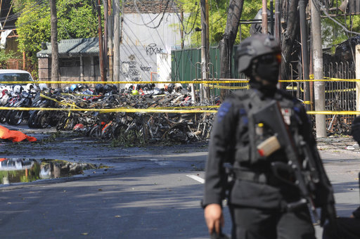 Ινδονησία: Τουλάχιστον 9 νεκροί από βομβιστικές επιθέσεις σε τρεις εκκλησίες