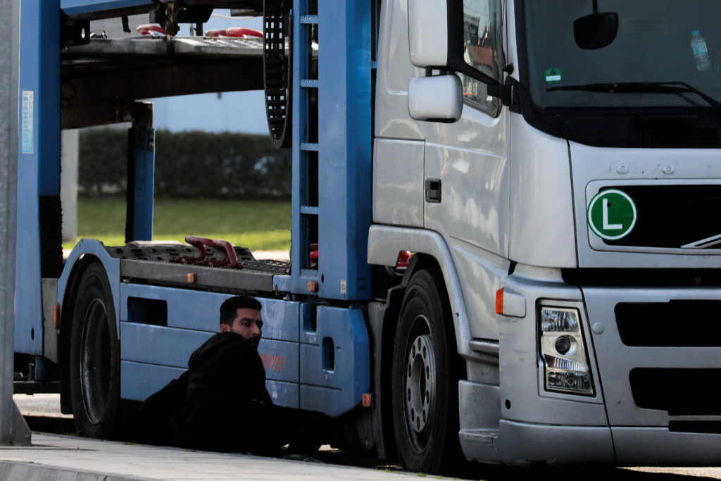 Πάτρα: Μήνυση οδηγού φορτηγού που υποστηρίζει ότι απειλήθηκε από ένοπλο αλλοδαπό