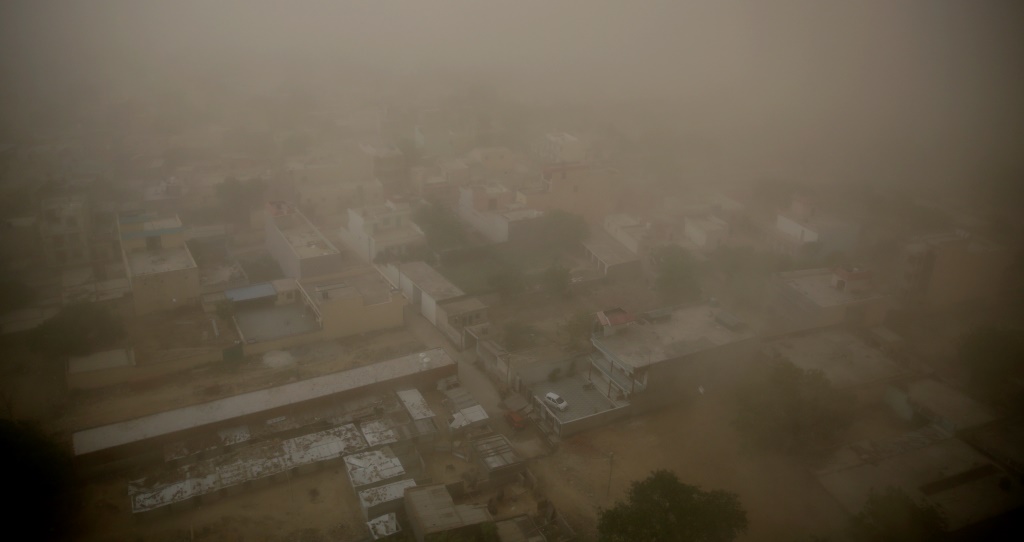 Αμμοθύελλες σαρώνουν την Ινδία – 41 νεκροί