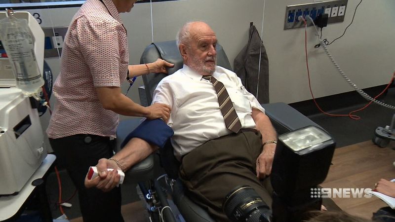 «Συνταξιοδοτήθηκε» ο Αυστραλός με το θαυματουργό αίμα (Photos + Video)