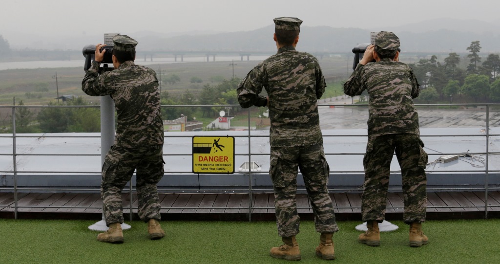 Βορειοκορεάτης αξιωματικός του στρατού αυτομόλησε στη Νότια Κορέα μαζί με πολίτη