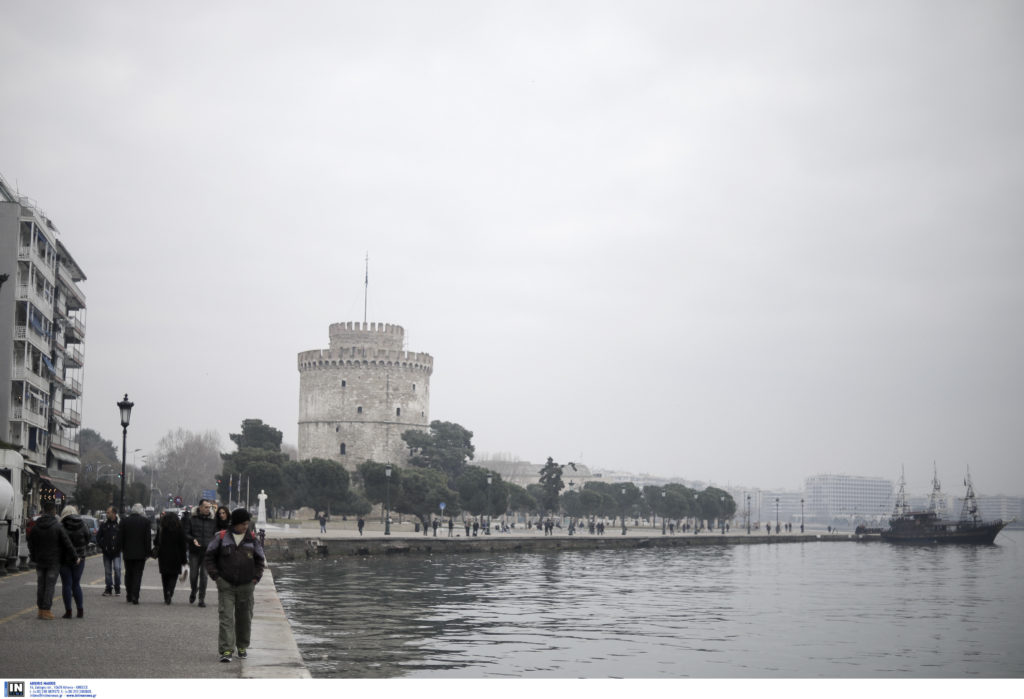 Θεσσαλονίκη: Πιτσιρικάς έσωσε 80χρονο που έπεσε τη νύχτα στη θάλασσα