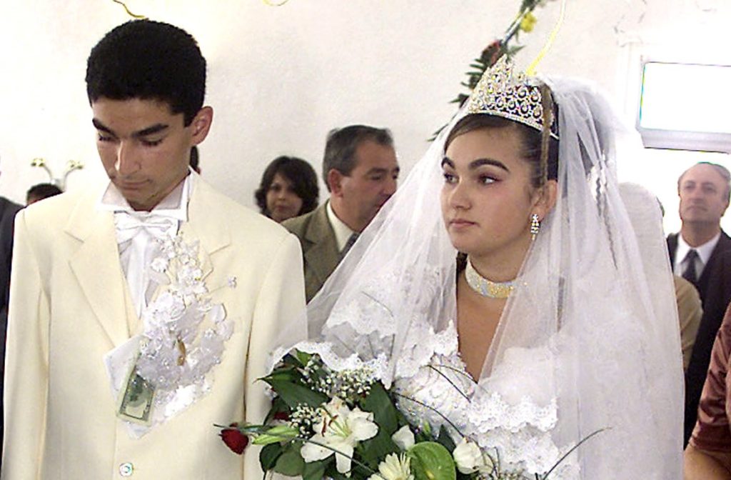 Η Ελλάδα προτείνει στο Συμβούλιο της Ευρώπης την απαγόρευση γάμων ανήλικων παιδιών