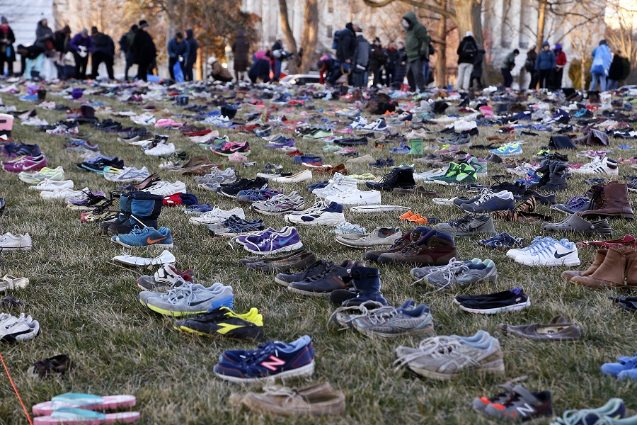 26 άνθρωποι σκοτώθηκαν σε επίθεση σε σχολείο κι εκείνος έλεγε ότι ήταν Fake News! Τώρα όμως βρήκε τον μπελά του…