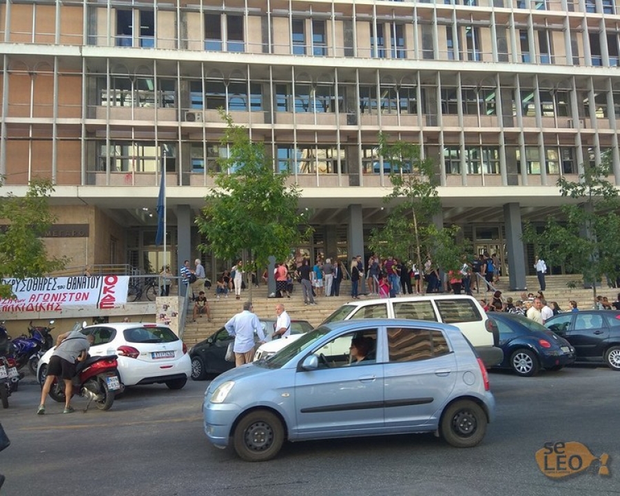 Άντρας βρέθηκε κρεμασμένος στα δικαστήρια Θεσσαλονίκης