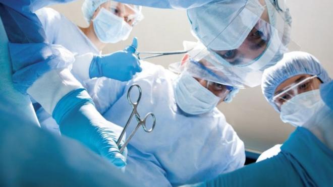 Πάτρα: 6 μήνες με αναστολή σε πασίγνωστο χειρουργό που εγχείρησε χωρίς λόγο ασθενή